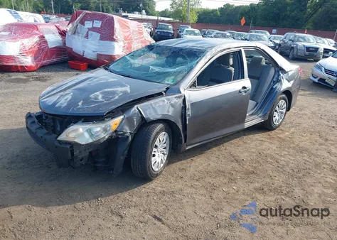 2014 Toyota Camry Le z USA, uszkodzony, nr VIN 4T4BF1FK9ER341677